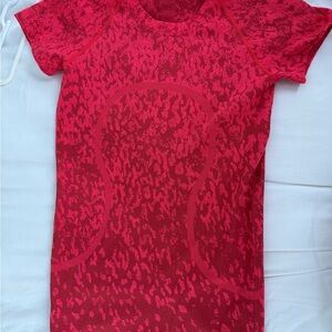 Lululemon Athletica Red Fitted Short Sleeve T-Shirt